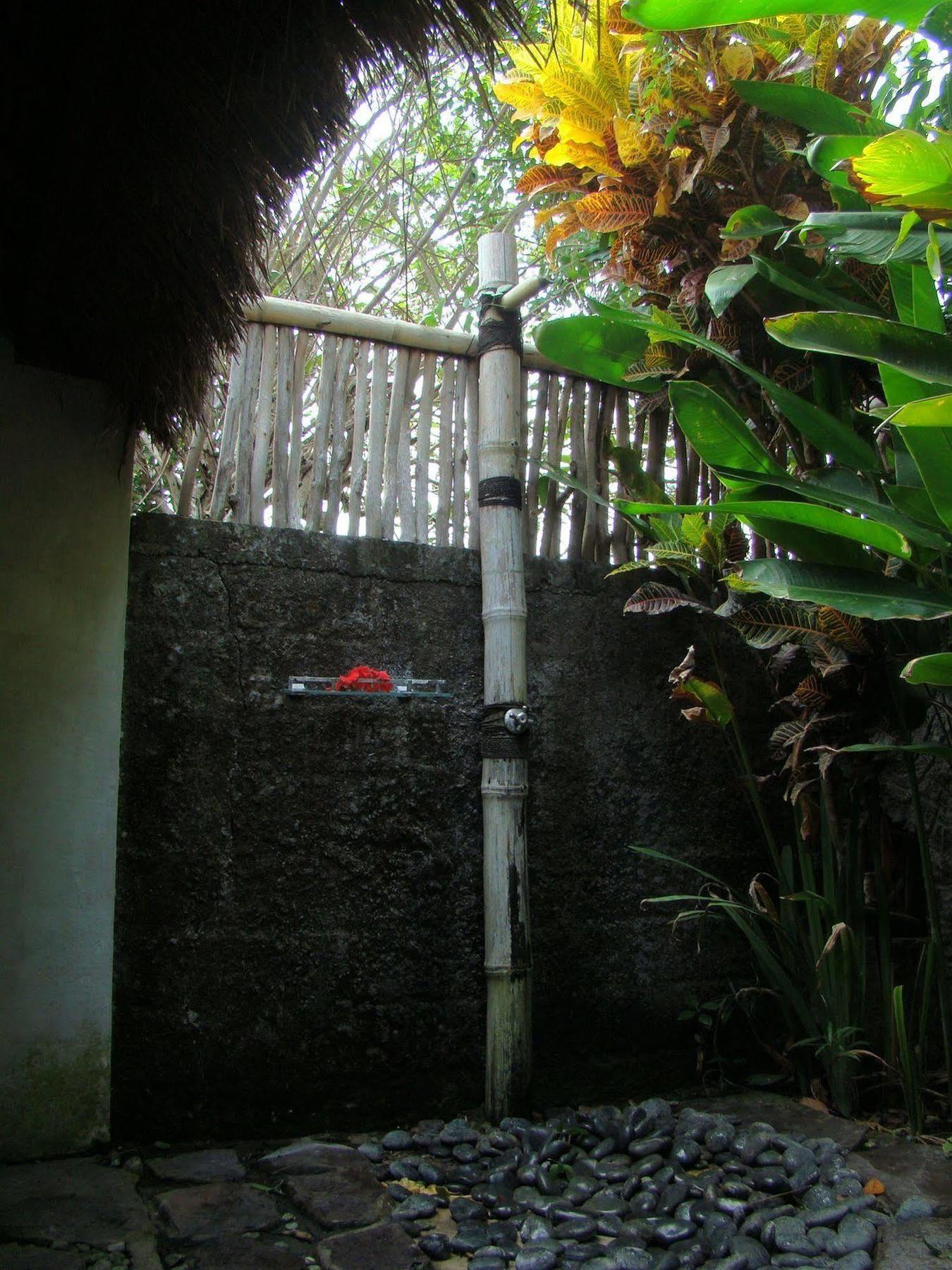 Flower Bud Bungalow Pecatu Exterior foto