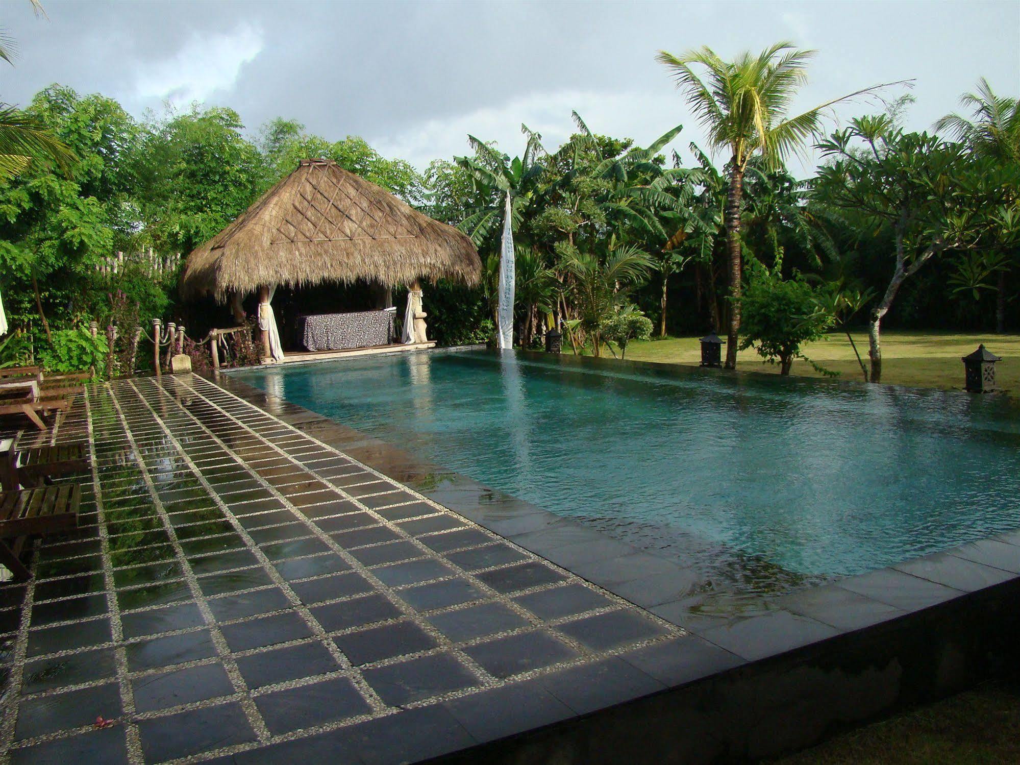 Flower Bud Bungalow Pecatu Exterior foto